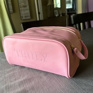 TRULY BEAUTY - Signature Vanity Case - Bubblegum Pink - Vegan Leather